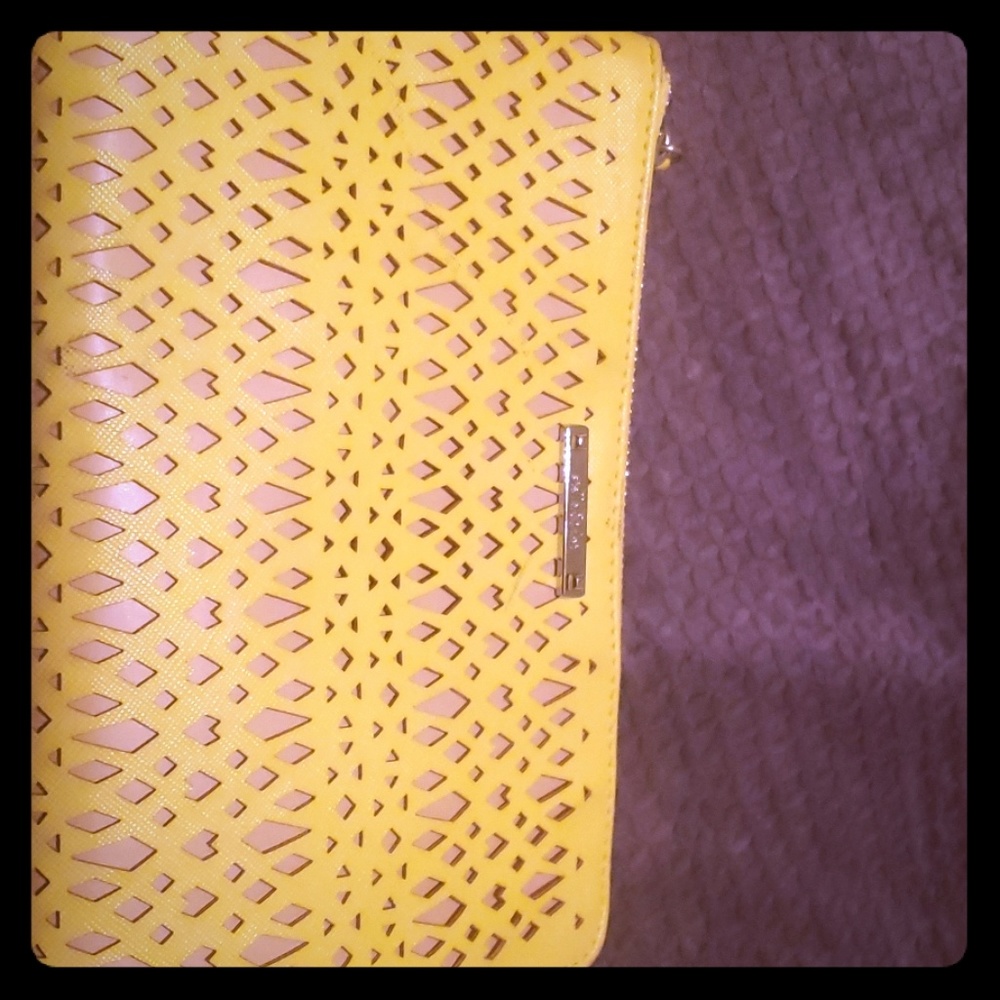 Yellow clutch